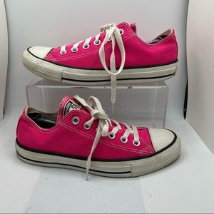Converse Chuck Taylor All Star Hot Pink Shoes Low Top Women’s Sz 7 Men 5.